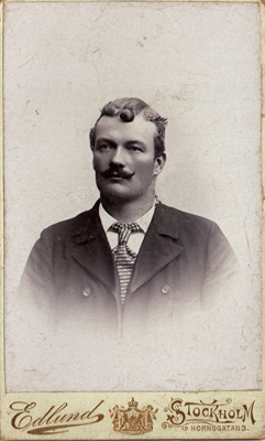 Gustav-Edvard-Laennstroem-f-1873-d-1920-foto-ca-1900_redigerad-1.jpg
